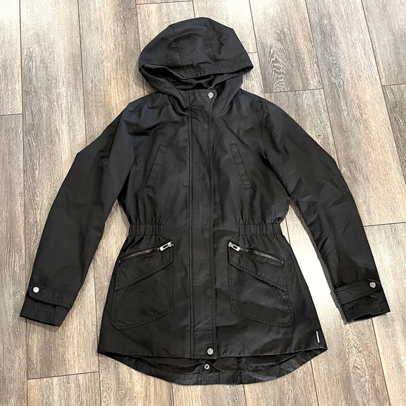 ONLY Light Weight Black Coat - Picture 1 of 9